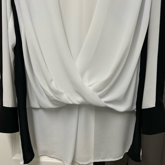BCBGMAXAZRIA Black & White Draped Twist-Front Blouse Size L - Picture 4 of 14